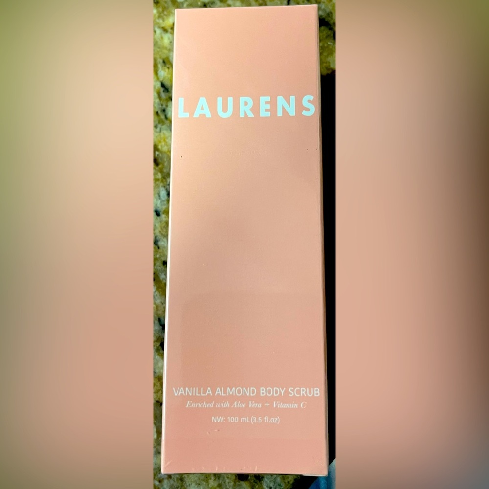 Laurens Vanilla Almond Body Scrub